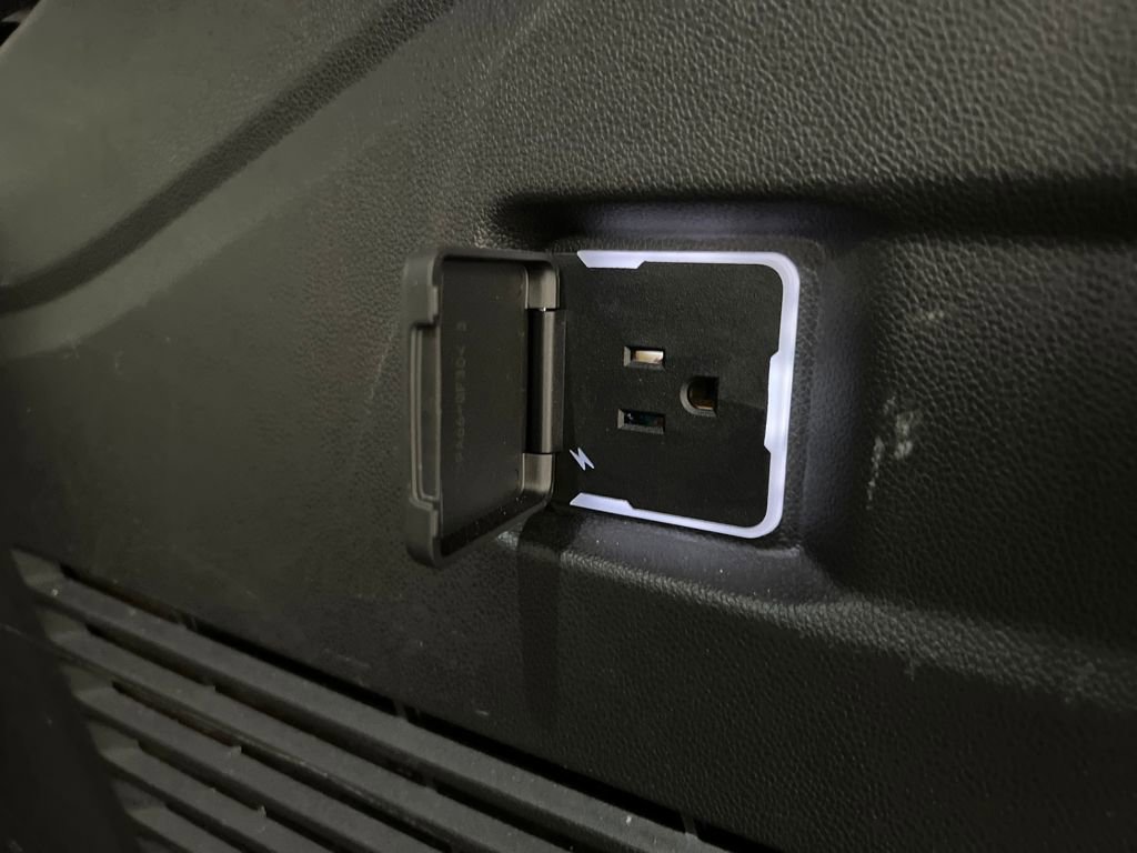 Used 2025 Chevrolet Tahoe Z71 image 39