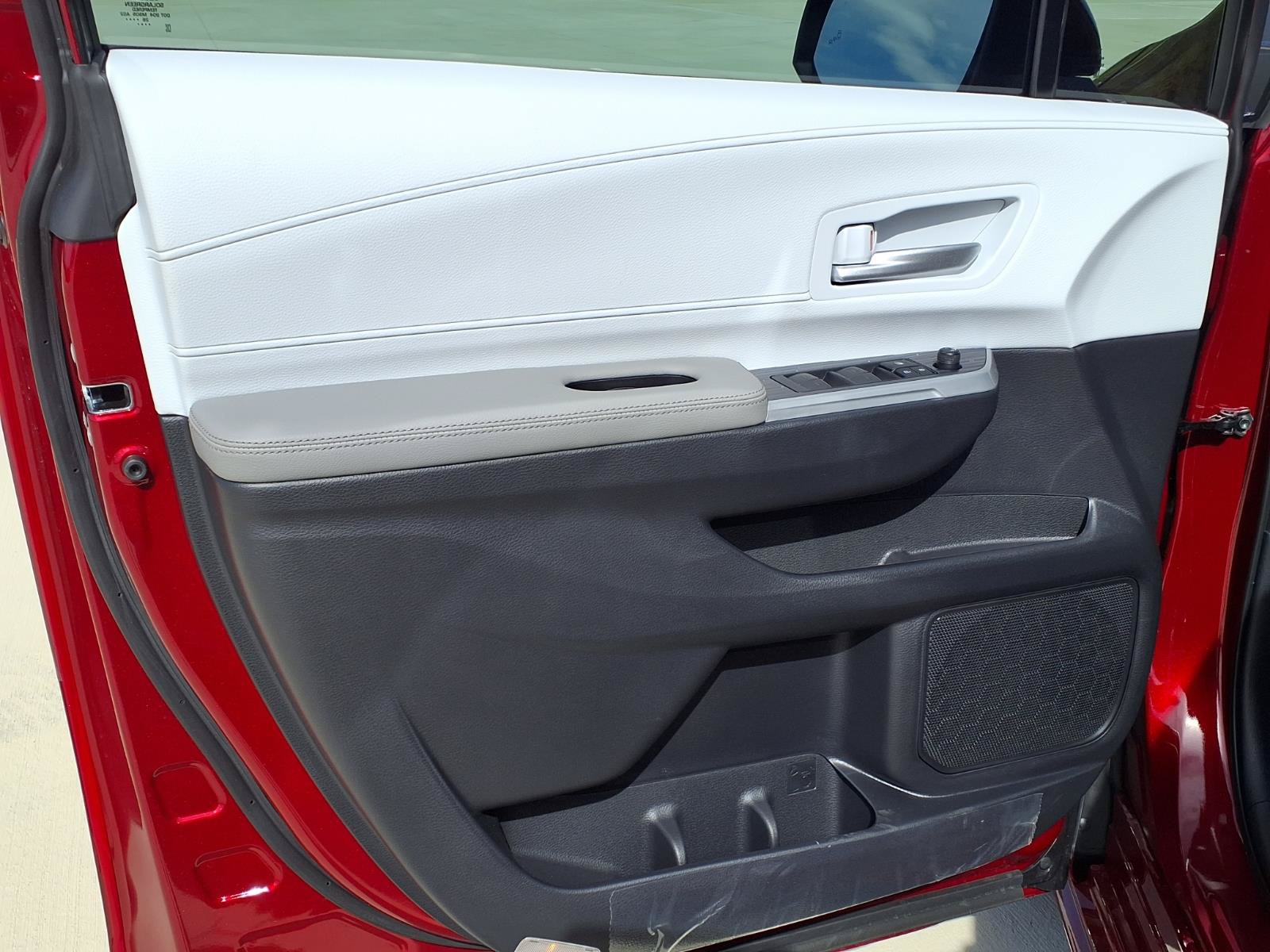 New 2026 Toyota Sienna XLE FWD image 26