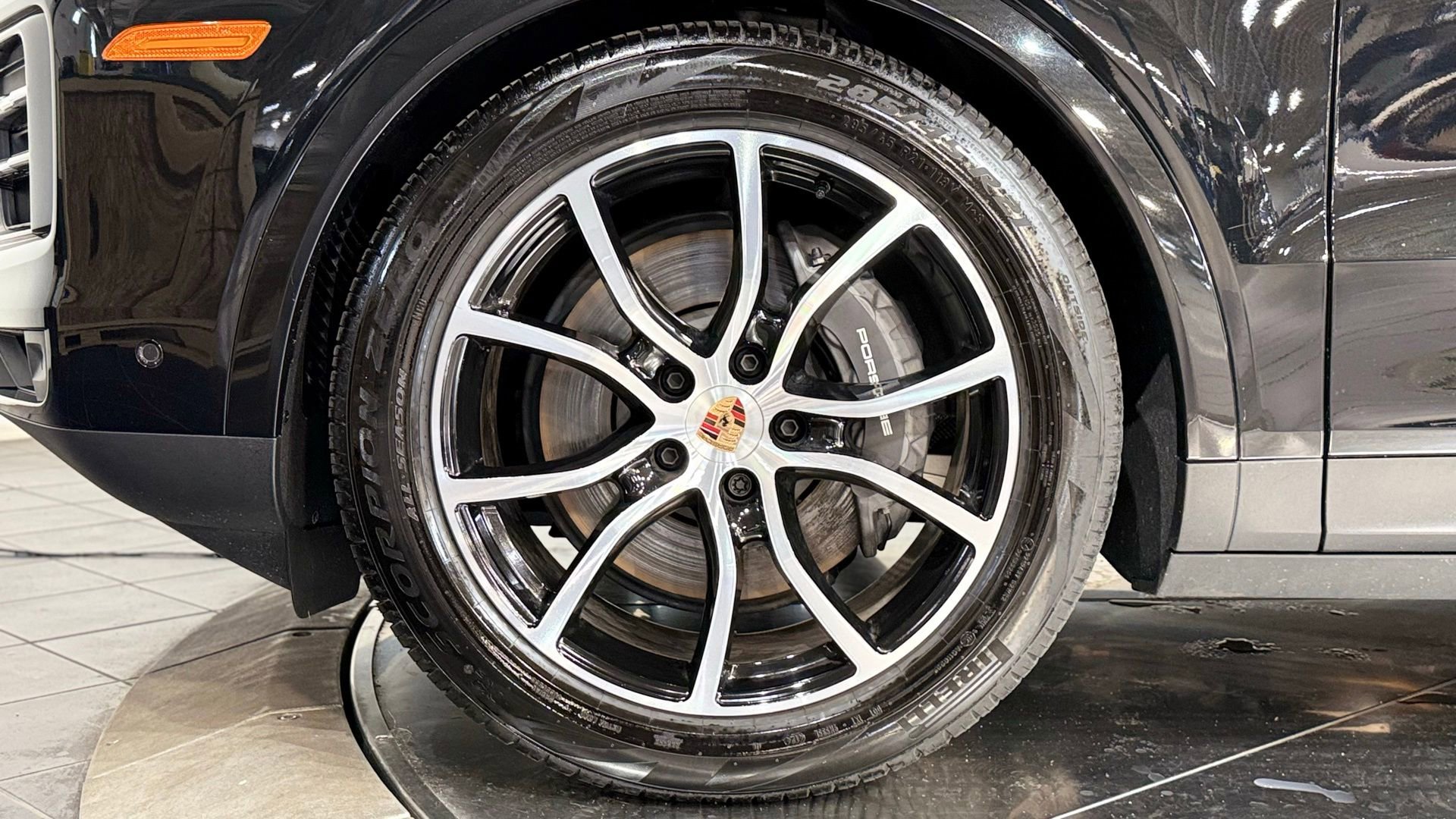 Used 2025 Porsche Cayenne Coupe image 24