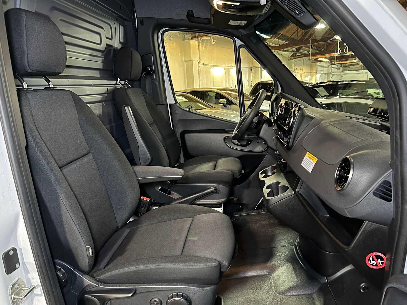 Used 2025 Mercedes-Benz Sprinter 2500 image 12