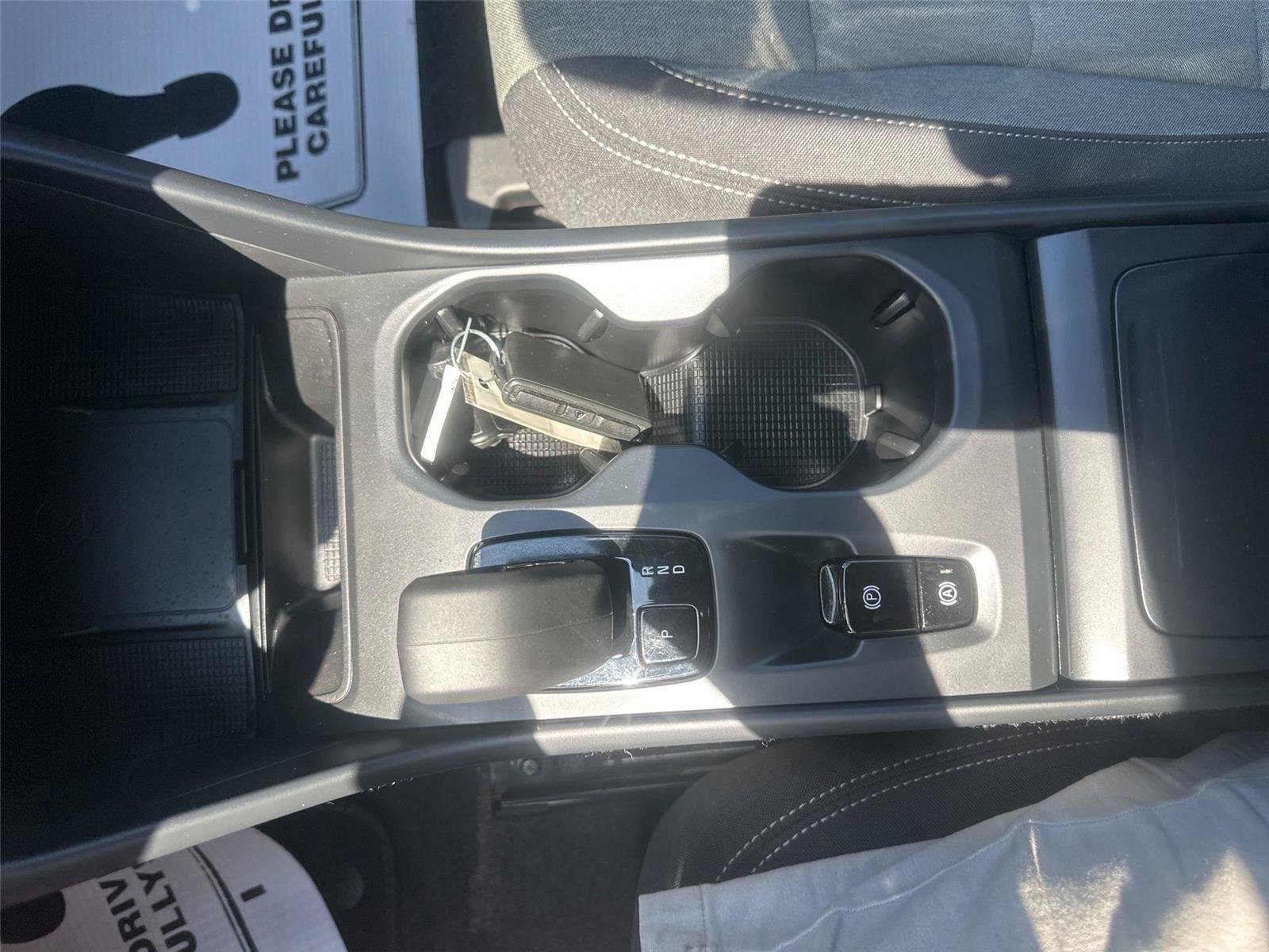 Used 2025 Volvo XC40 B5 Core AWD/4WD image 28