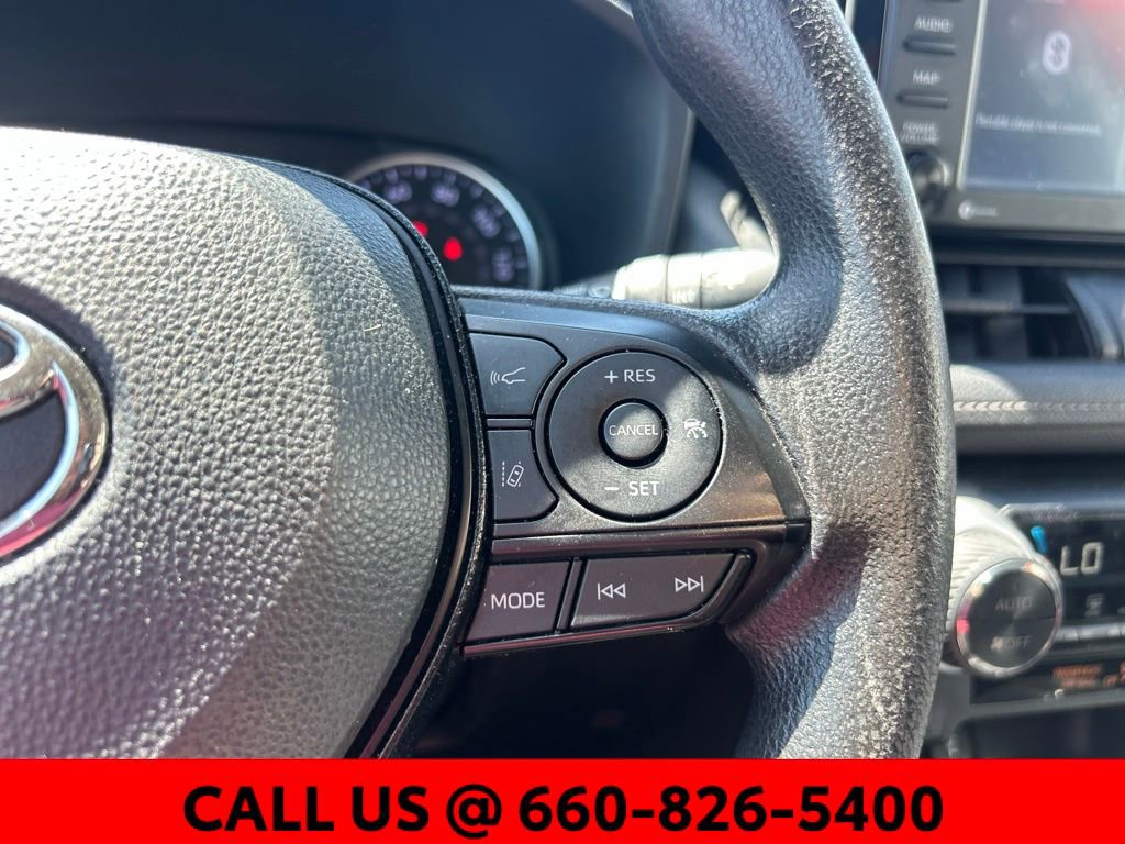 Used 2021 Toyota RAV4 XLE w/ Carpet Mat Package (TMS) AWD/4WD image 15