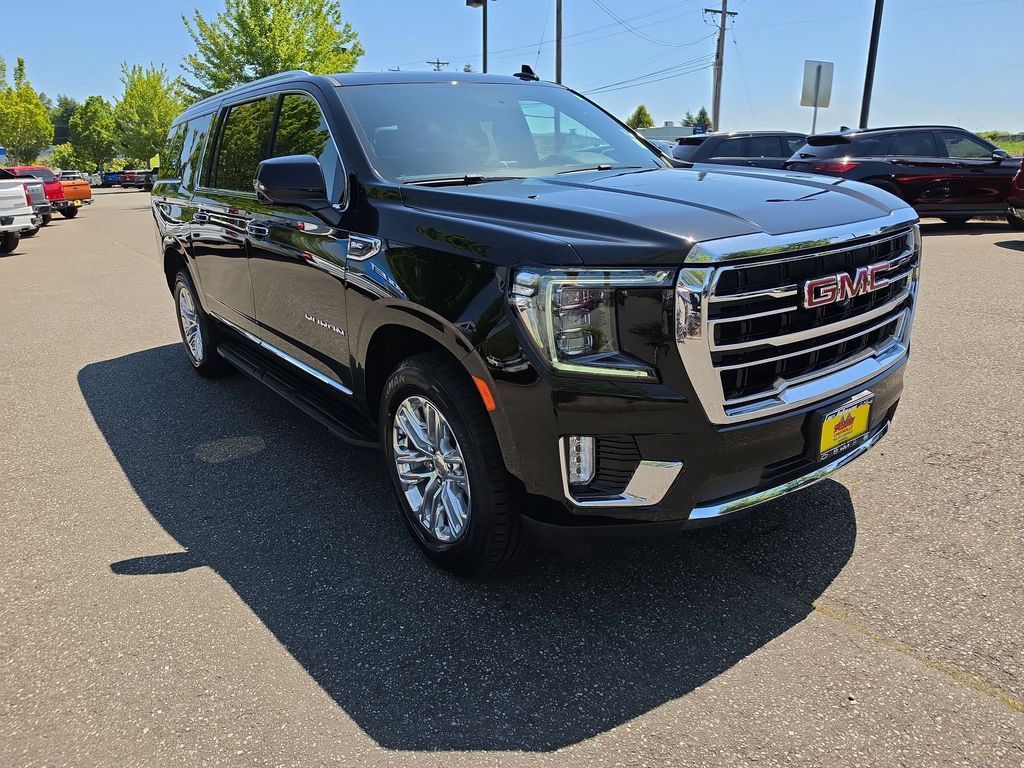 Certified 2024 GMC Yukon XL SLT w/ SLT Luxury Package AWD/4WD image 8