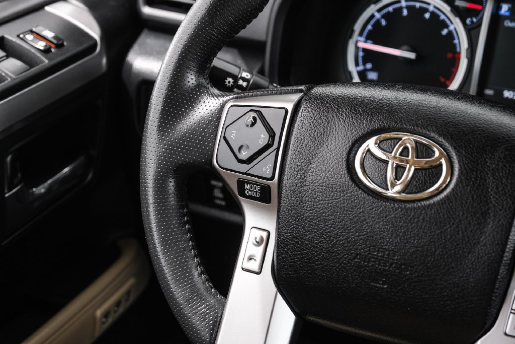 Used 2022 Toyota 4Runner Limited AWD/4WD image 14