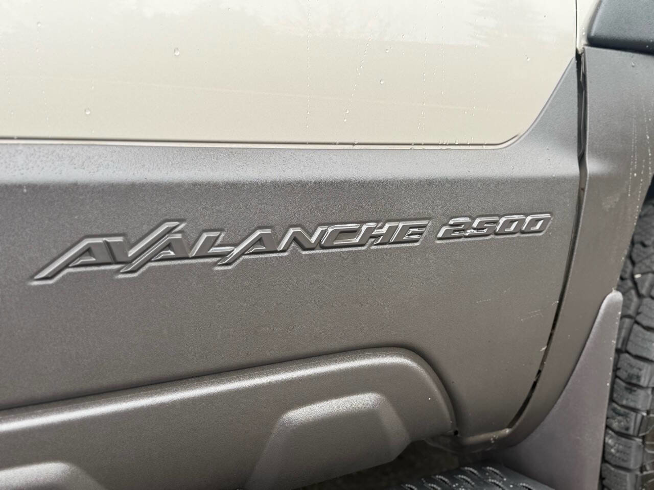 Used 2005 Chevrolet Avalanche 2500 w/ Preferred Equipment Group image 58