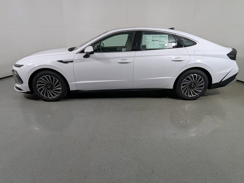 Certified 2025 Hyundai Sonata Limited image 4