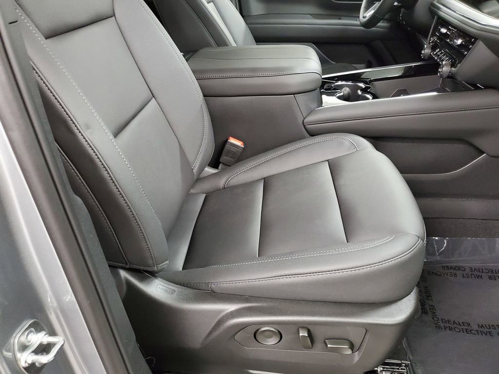 Used 2025 Chevrolet Tahoe Z71 w/ Comfort Package image 20