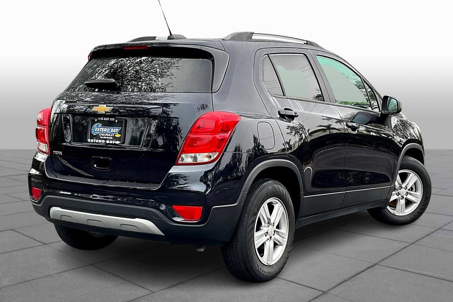 Certified 2022 Chevrolet Trax LT w/ LT Convenience Package FWD image 13