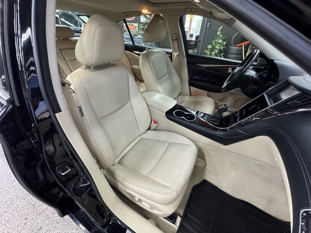 Used 2018 INFINITI Q50 Luxe w/ Sensory Package (Luxe) AWD/4WD image 21