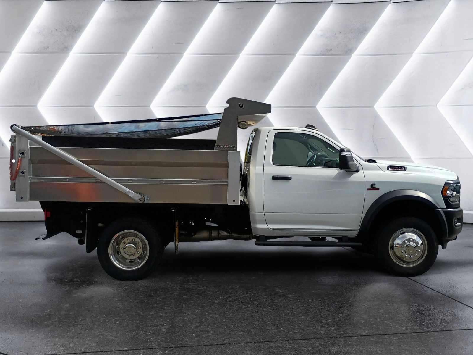 Used 2023 RAM 5500 Tradesman AWD/4WD image 7