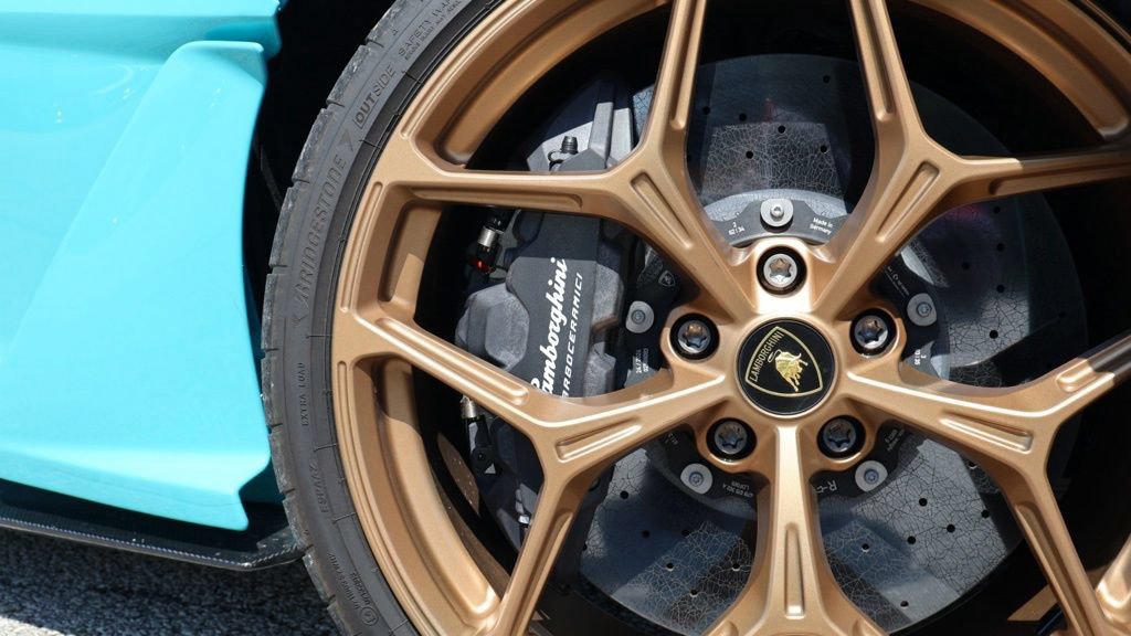 Used 2024 Lamborghini Revuelto AWD/4WD image 40