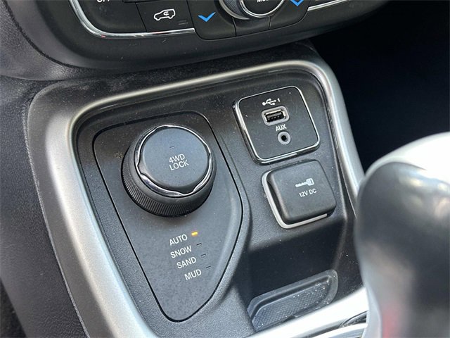 Certified 2020 Jeep Compass Latitude w/ Cold Weather Group image 22