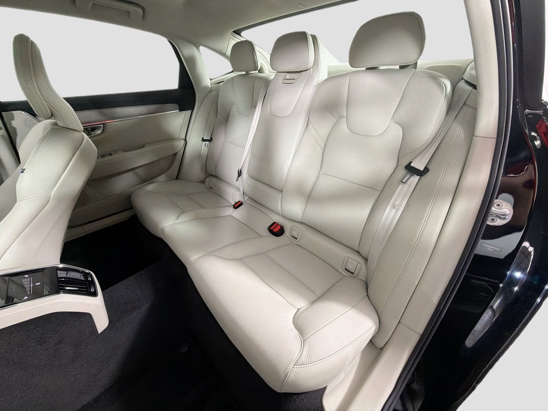 Certified 2023 Volvo S90 B6 Plus w/ Protection Package Premier image 26