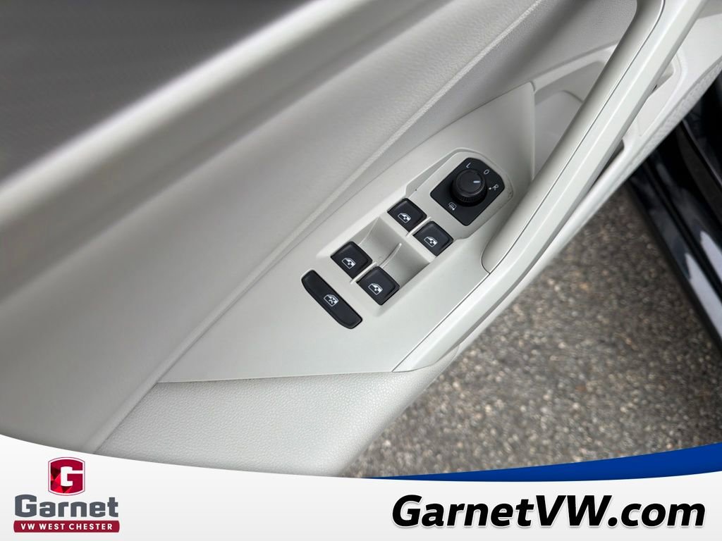 Used 2020 Volkswagen Jetta SE w/ SE Cold Weather Package image 11