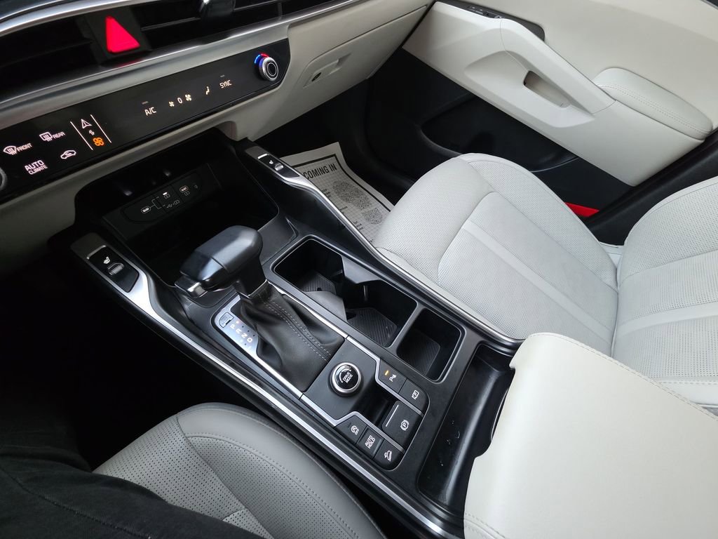 Used 2024 Kia Sorento S image 21