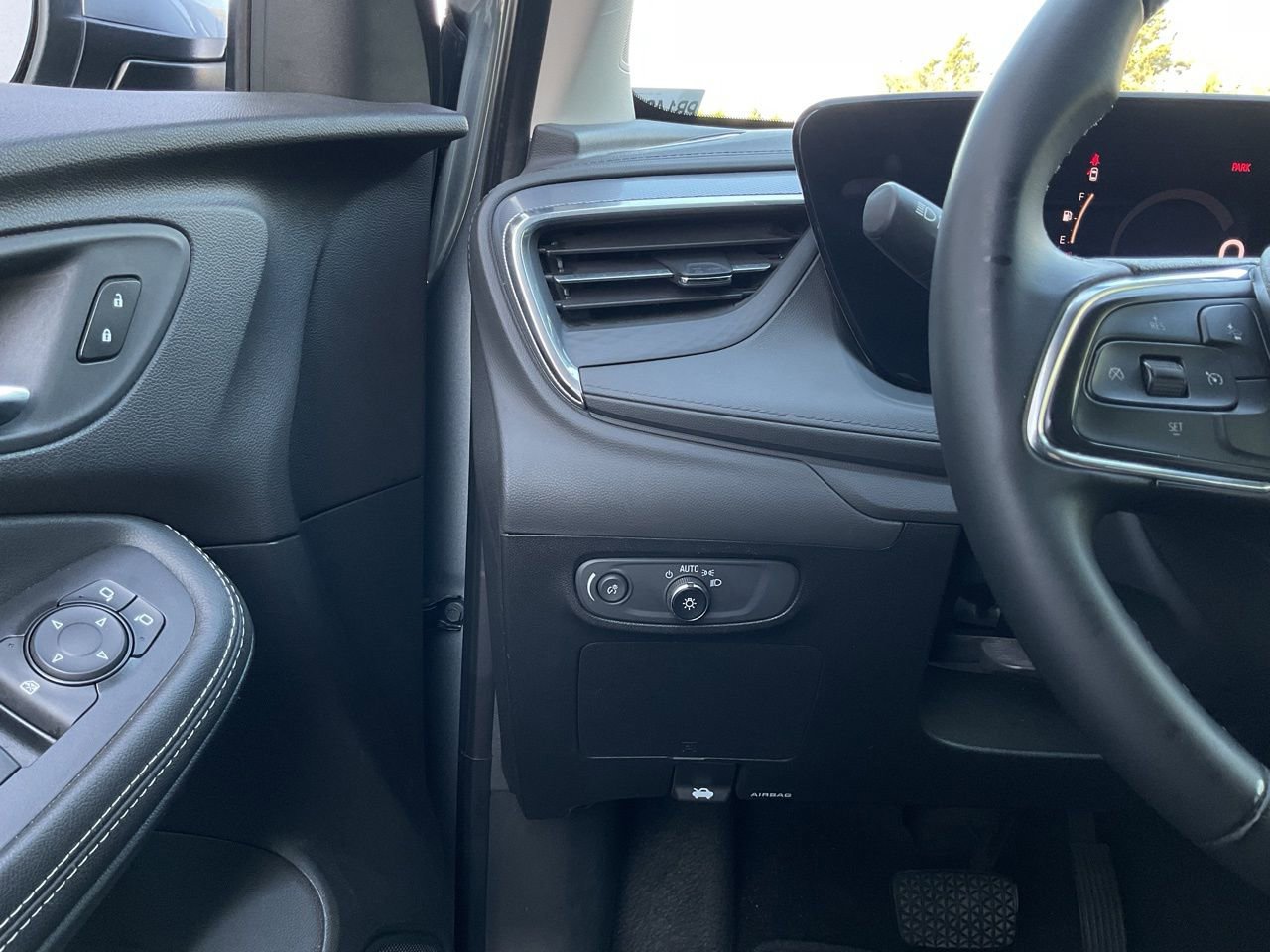 Used 2025 Buick Encore GX Preferred image 25