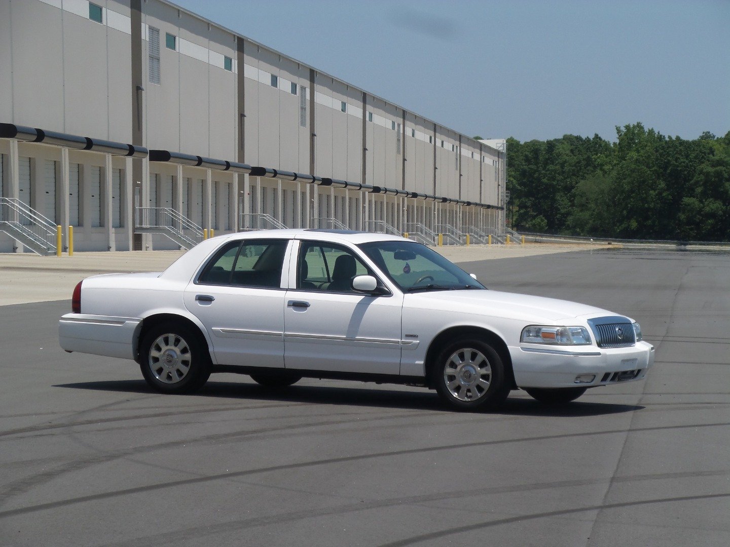 Used 2006 Mercury Grand Marquis LS RWD image 2