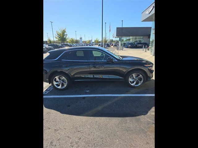 Used 2026 Genesis GV70 2.5T Select AWD/4WD image 3