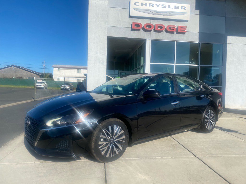 Used 2023 Nissan Altima 2.5 SV w/ SV Premium Package image 12
