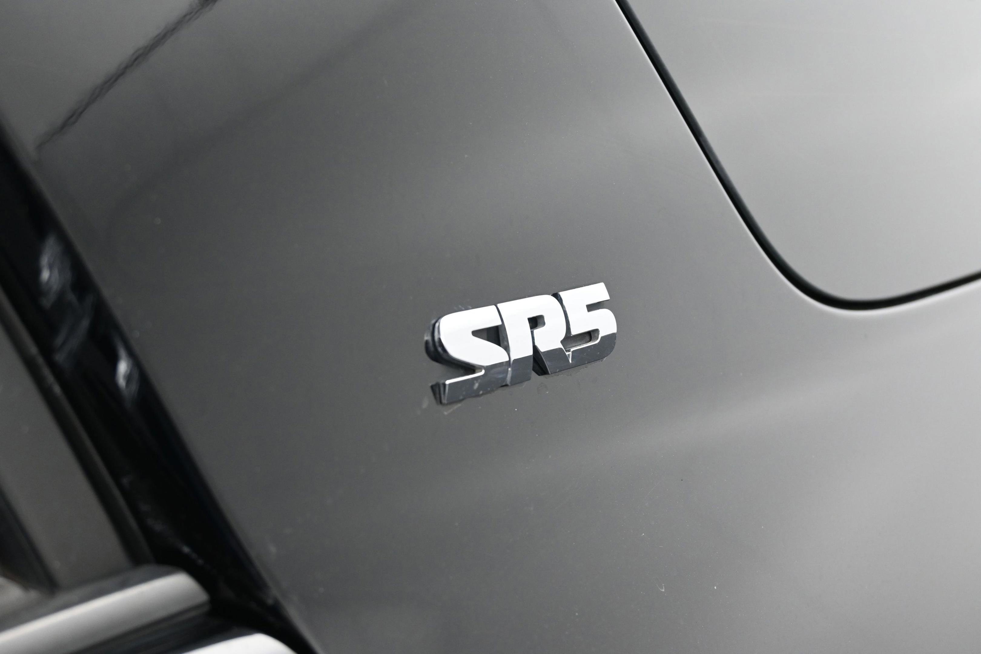 Used 2017 Toyota 4Runner SR5 RWD image 23
