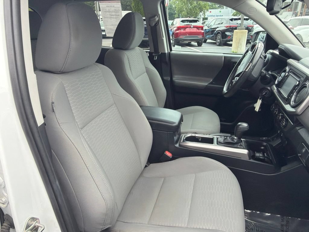Used 2019 Toyota Tacoma SR5 AWD/4WD image 11