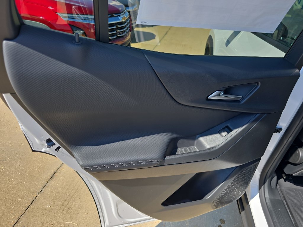 New 2027 Chevrolet Equinox LT FWD image 11