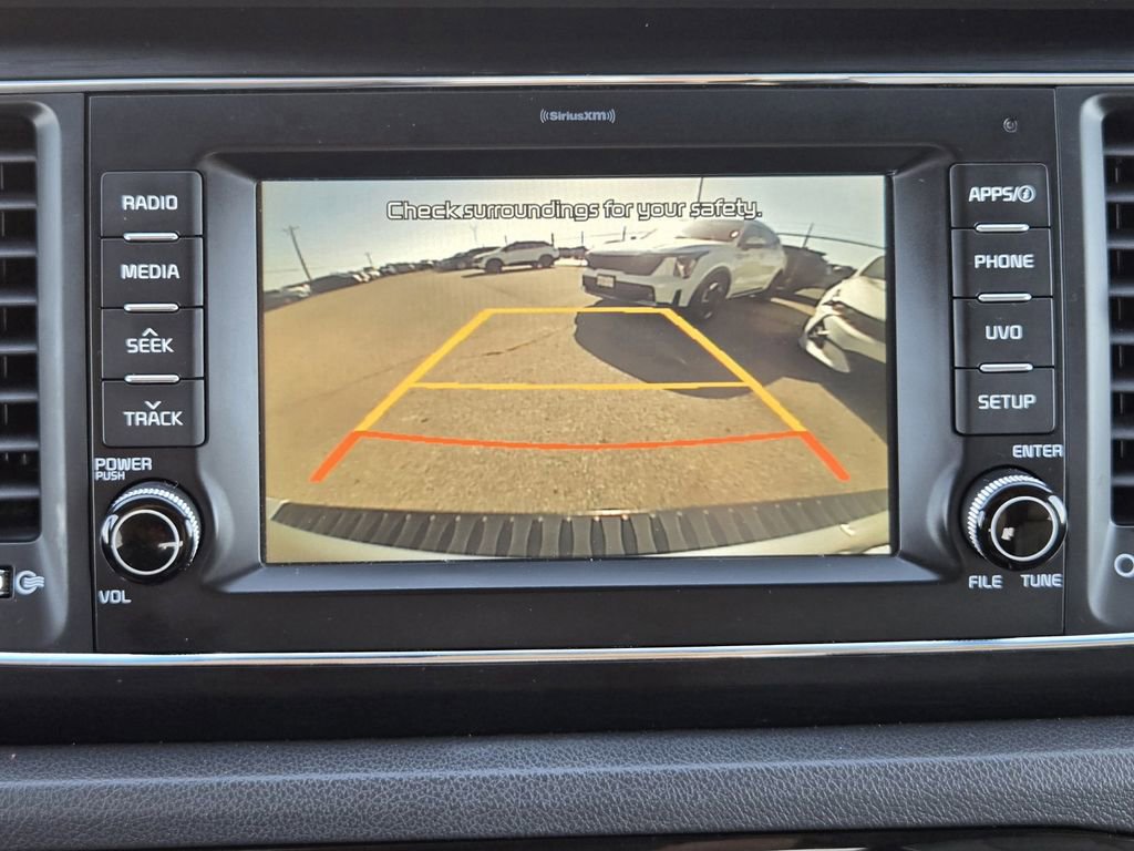 Used 2017 Kia Sedona LX w/ LX Essentials Premium Package image 17