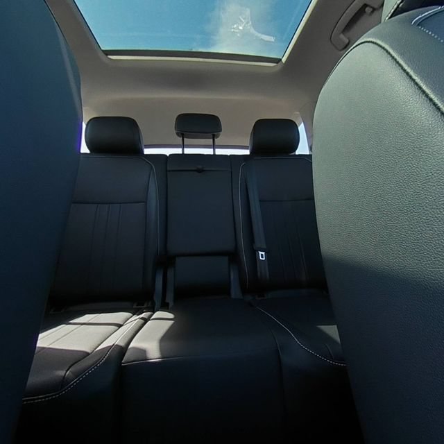 Used 2023 Volkswagen Tiguan SE w/ Panoramic Sunroof Package FWD image 30