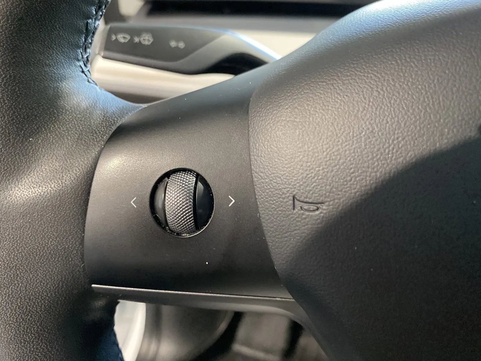 Used 2021 Tesla Model Y Long Range image 18