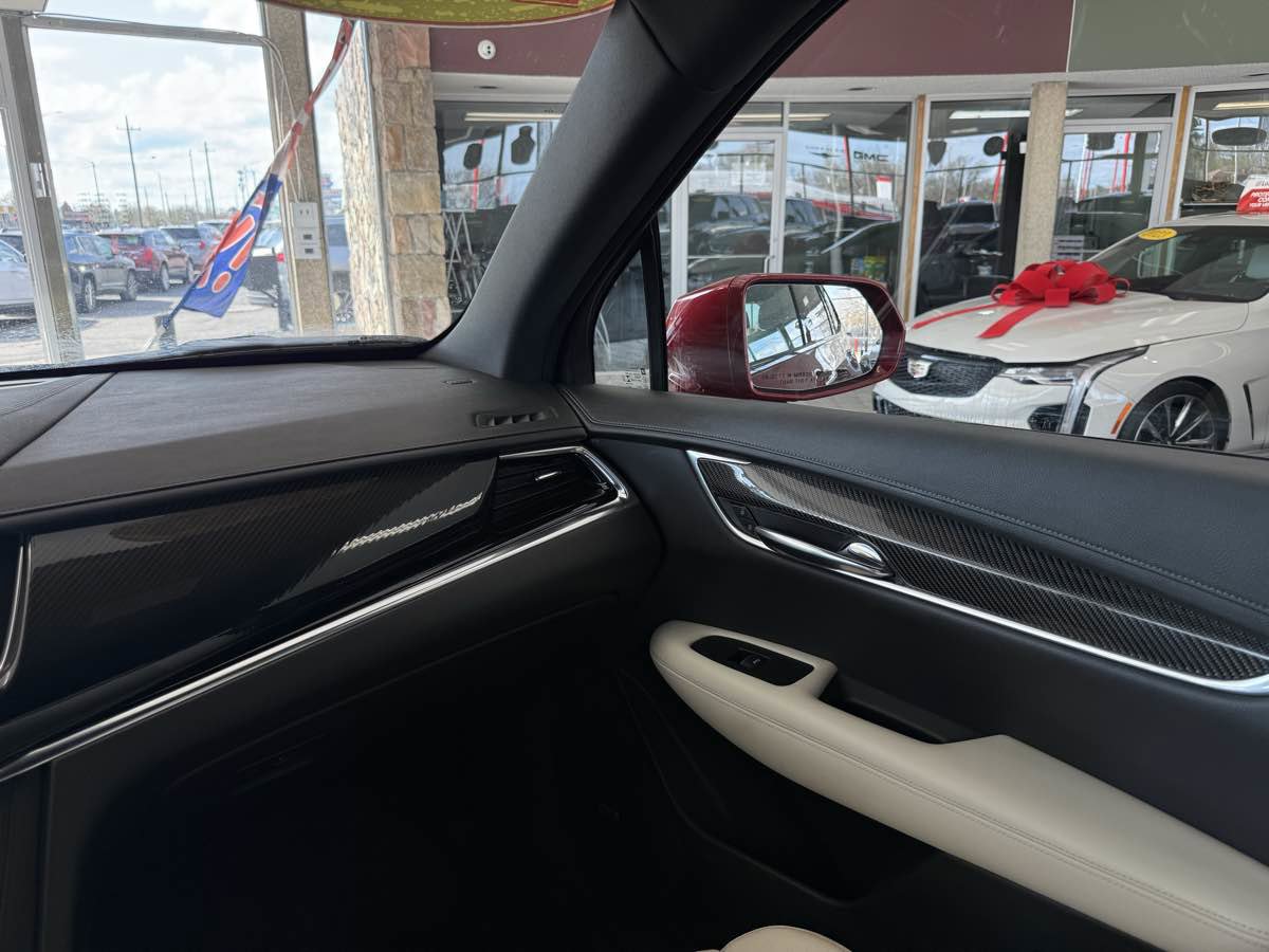 Used 2020 Cadillac XT6 Sport AWD/4WD image 37