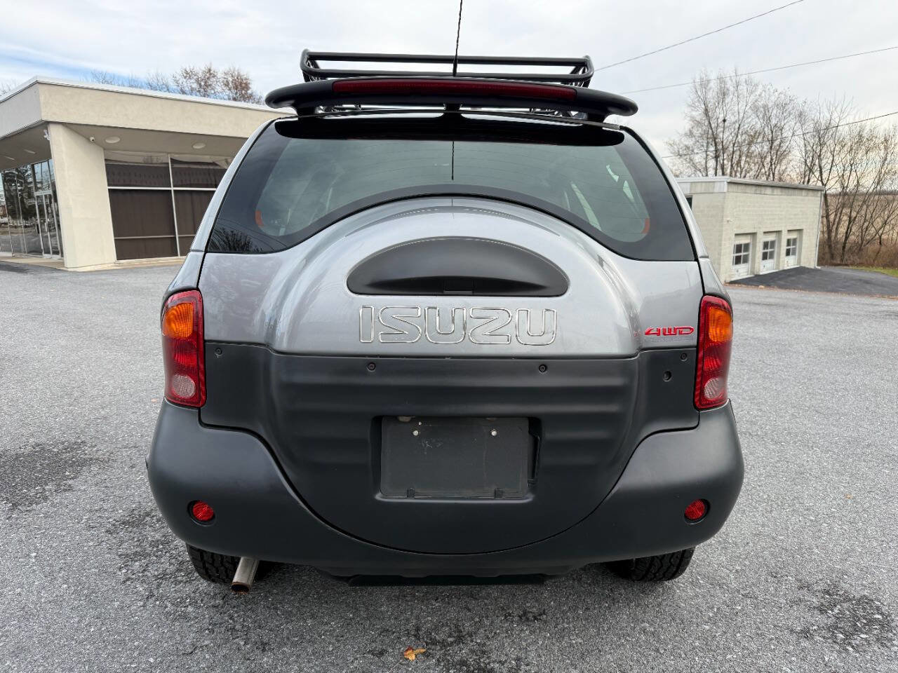 Used 2000 Isuzu VehiCROSS image 4