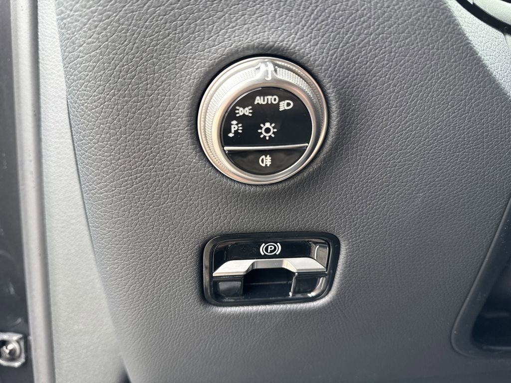 New 2025 Mercedes-Benz GLC 300 image 17