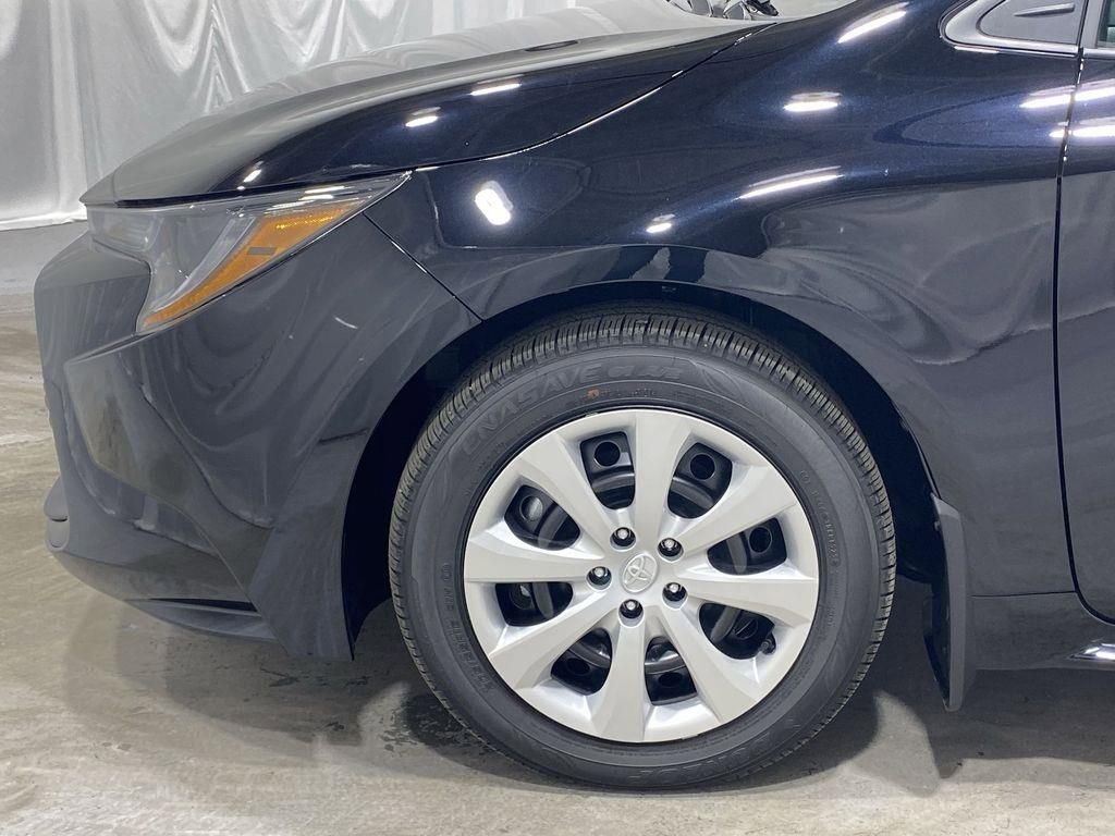 Used 2025 Toyota Corolla LE image 19