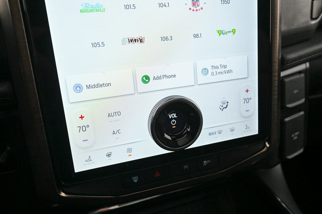 New 2025 Ford F150 Lightning Lariat image 30