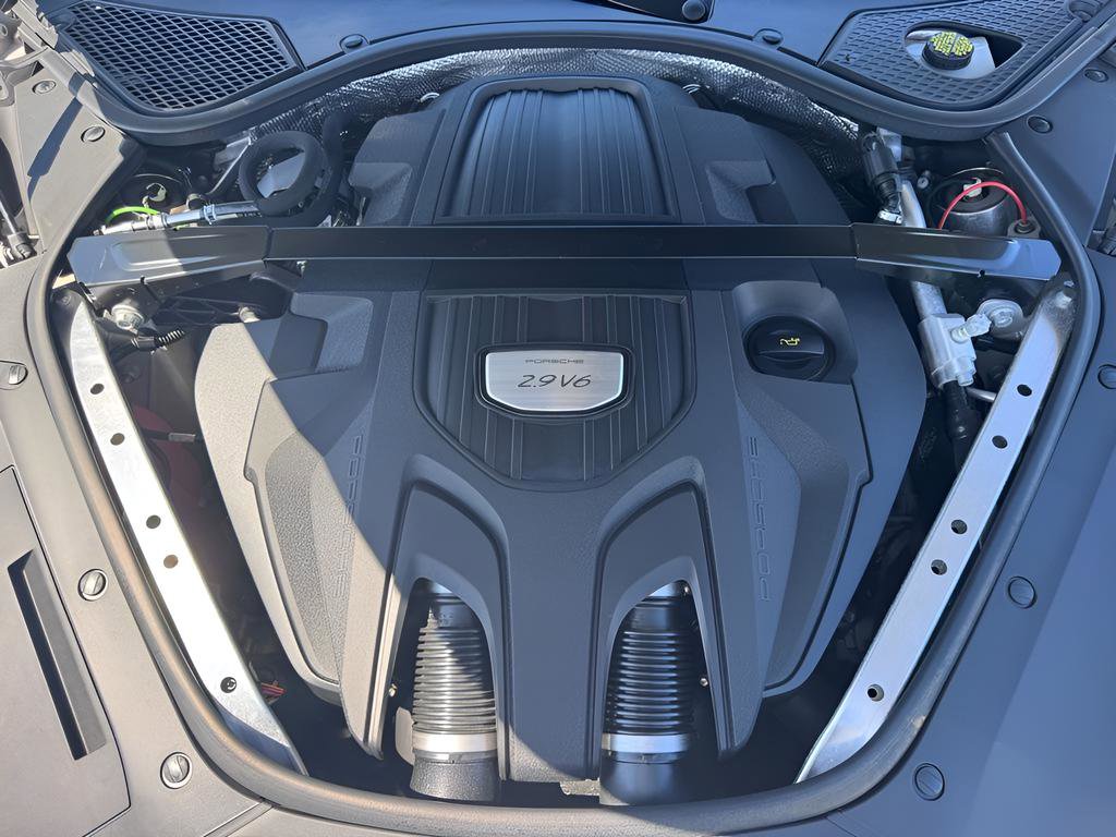 Used 2021 Porsche Panamera RWD image 35