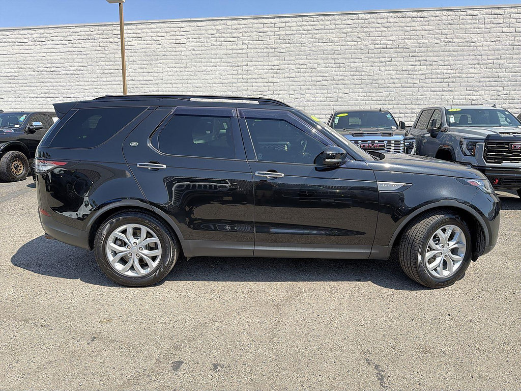 Used 2017 Land Rover Discovery SE AWD/4WD image 4