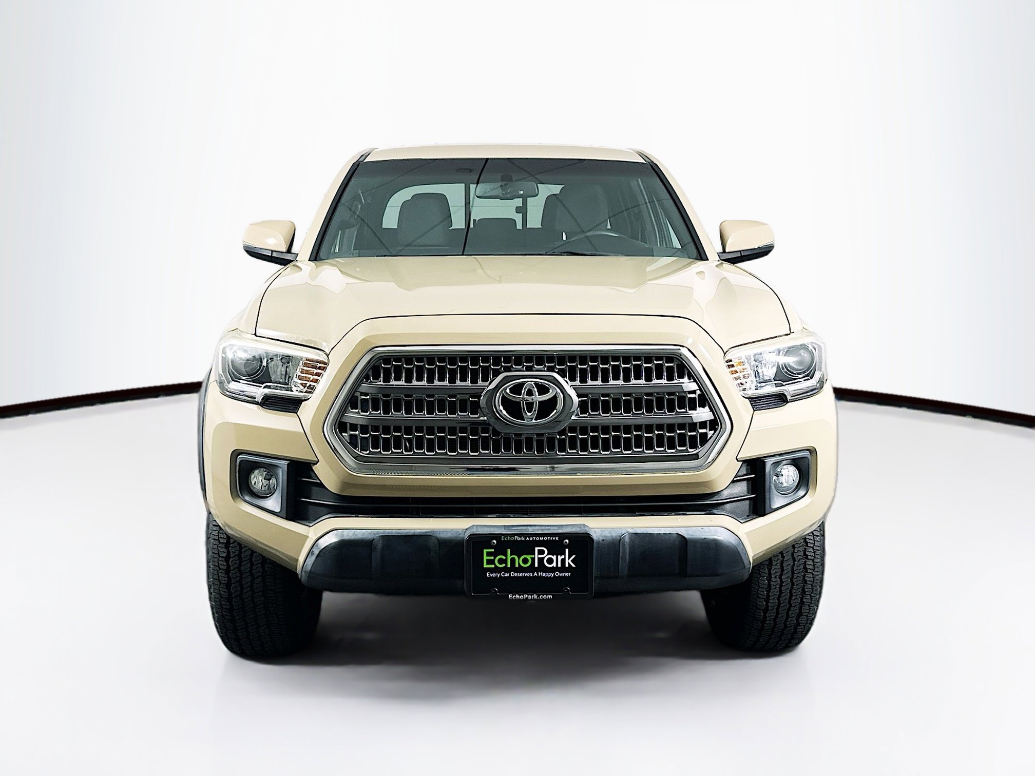 Used 2016 Toyota Tacoma TRD Off-Road image 2