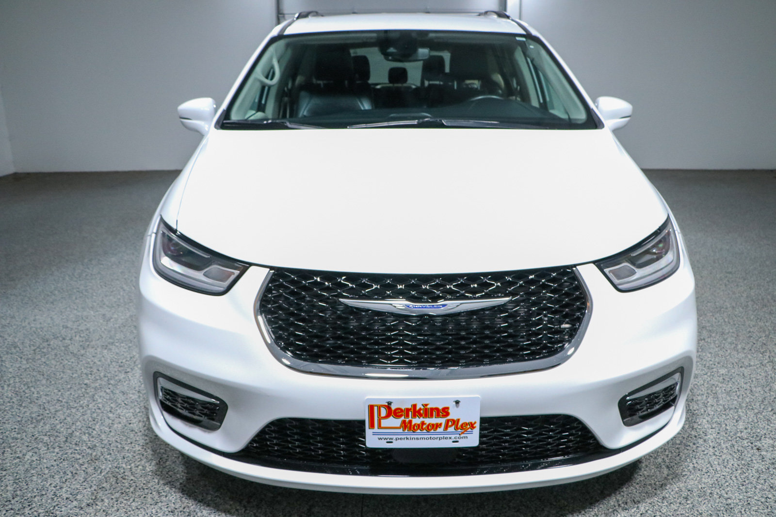 Used 2022 Chrysler Pacifica Touring-L FWD image 4