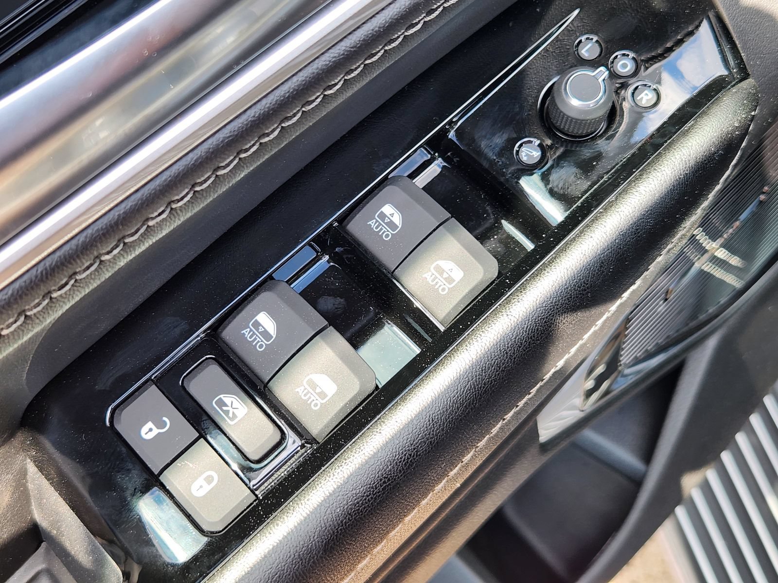 New 2026 Jeep Grand Wagoneer Limited AWD/4WD image 30