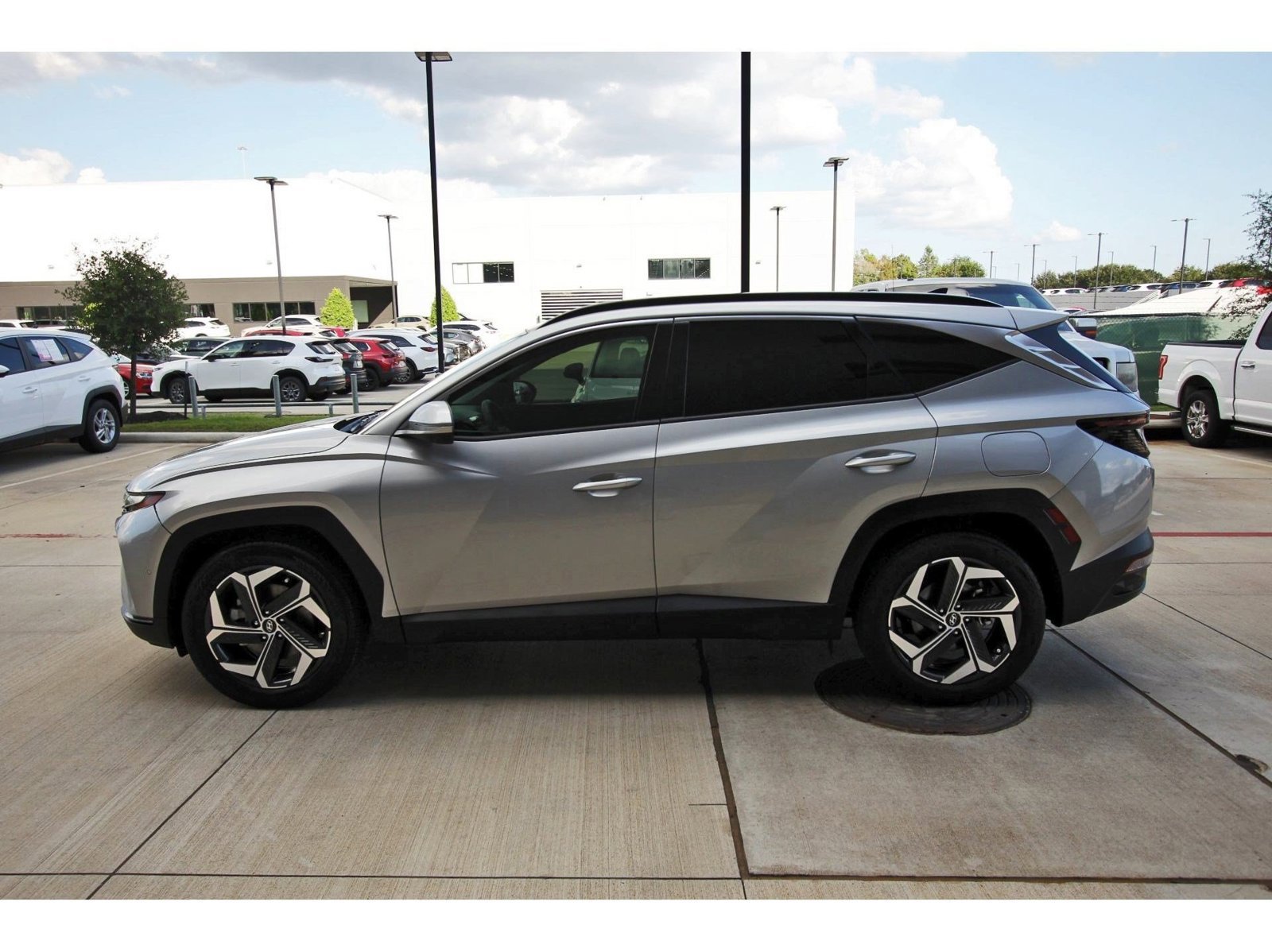 Certified 2024 Hyundai Tucson Limited FWD image 5