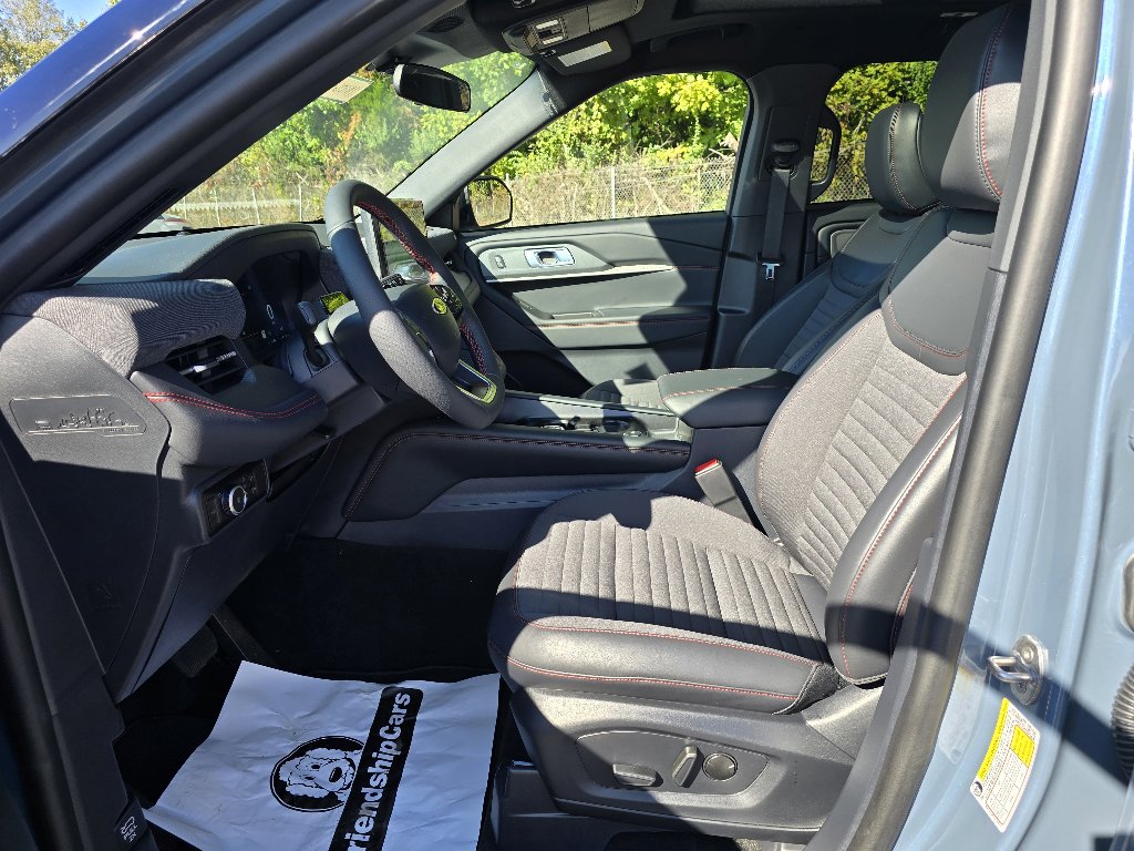 New 2025 Ford Explorer ST-Line image 9