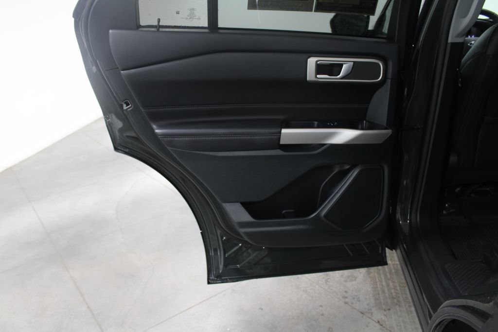 Used 2023 Ford Explorer XLT w/ Equipment Group 202A image 29