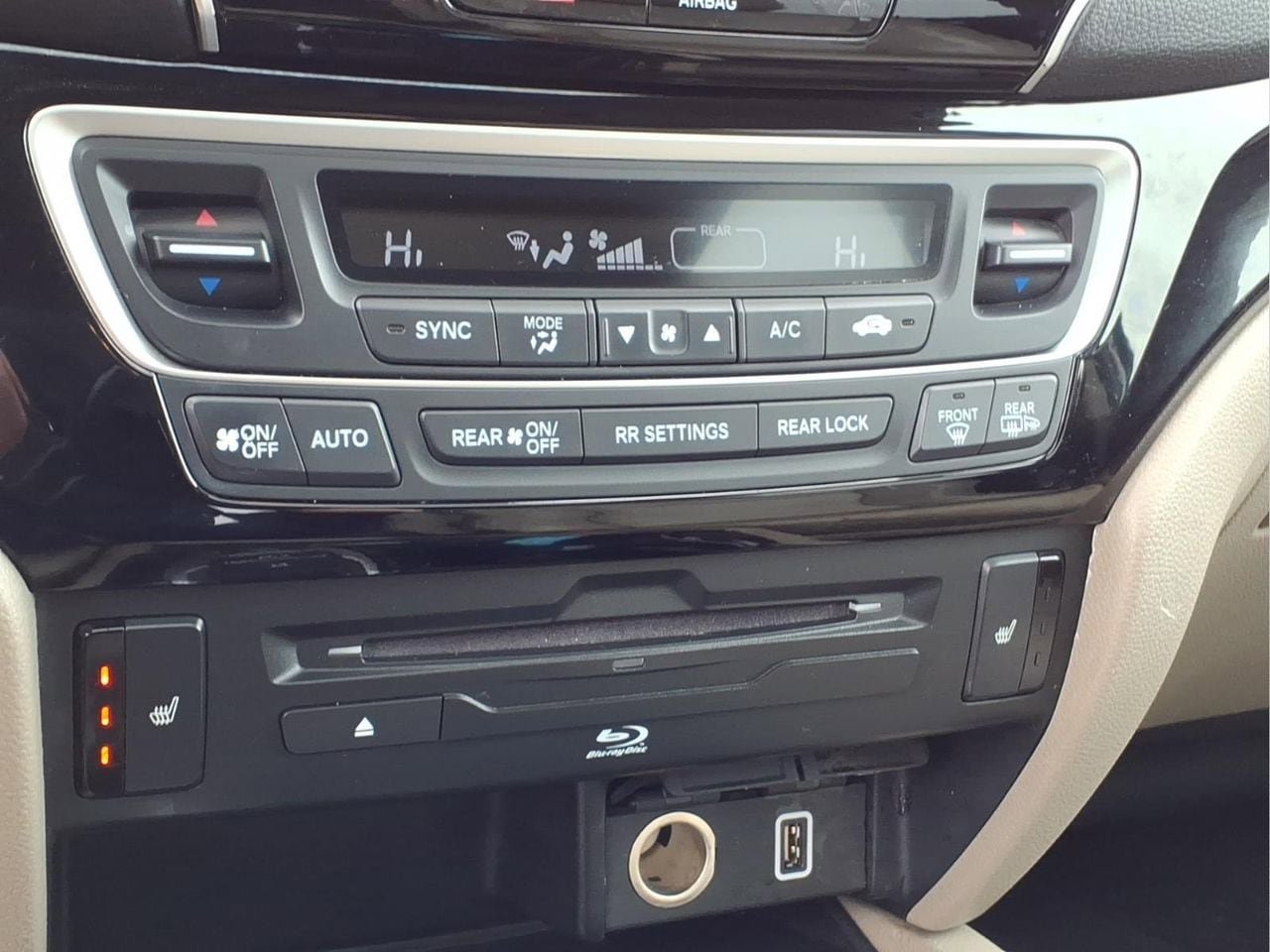 Used 2020 Honda Pilot Touring image 23