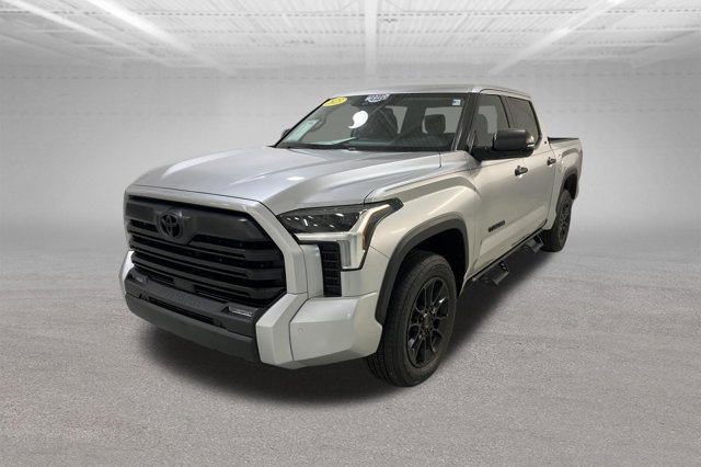 Used 2023 Toyota Tundra SR5 w/ SR5 Convenience Package AWD/4WD image 4