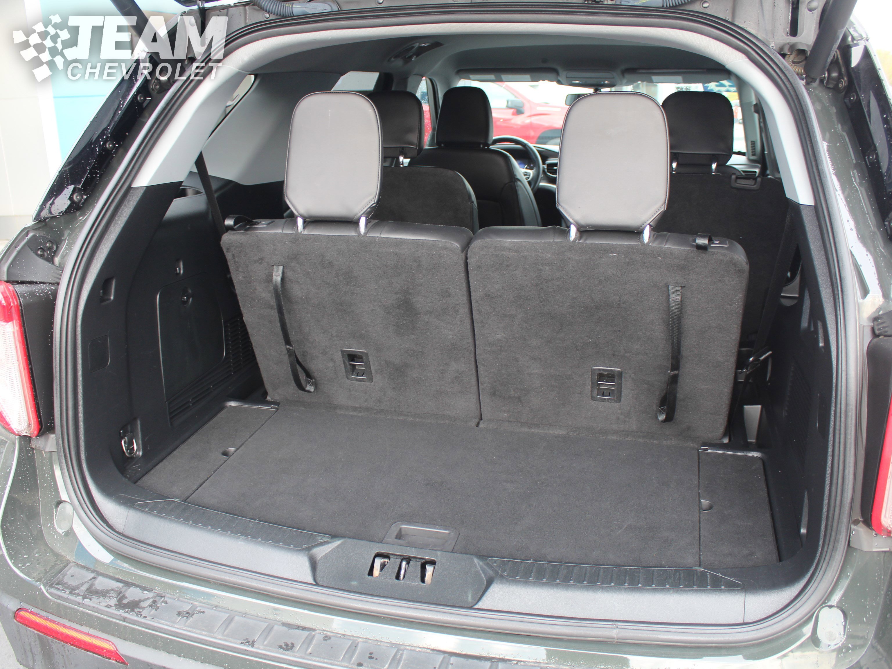 Used 2022 Ford Explorer XLT w/ Equipment Group 202A AWD/4WD image 30