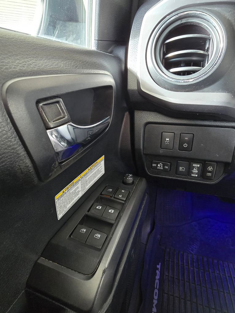 Used 2020 Toyota Tacoma TRD Off-Road image 26