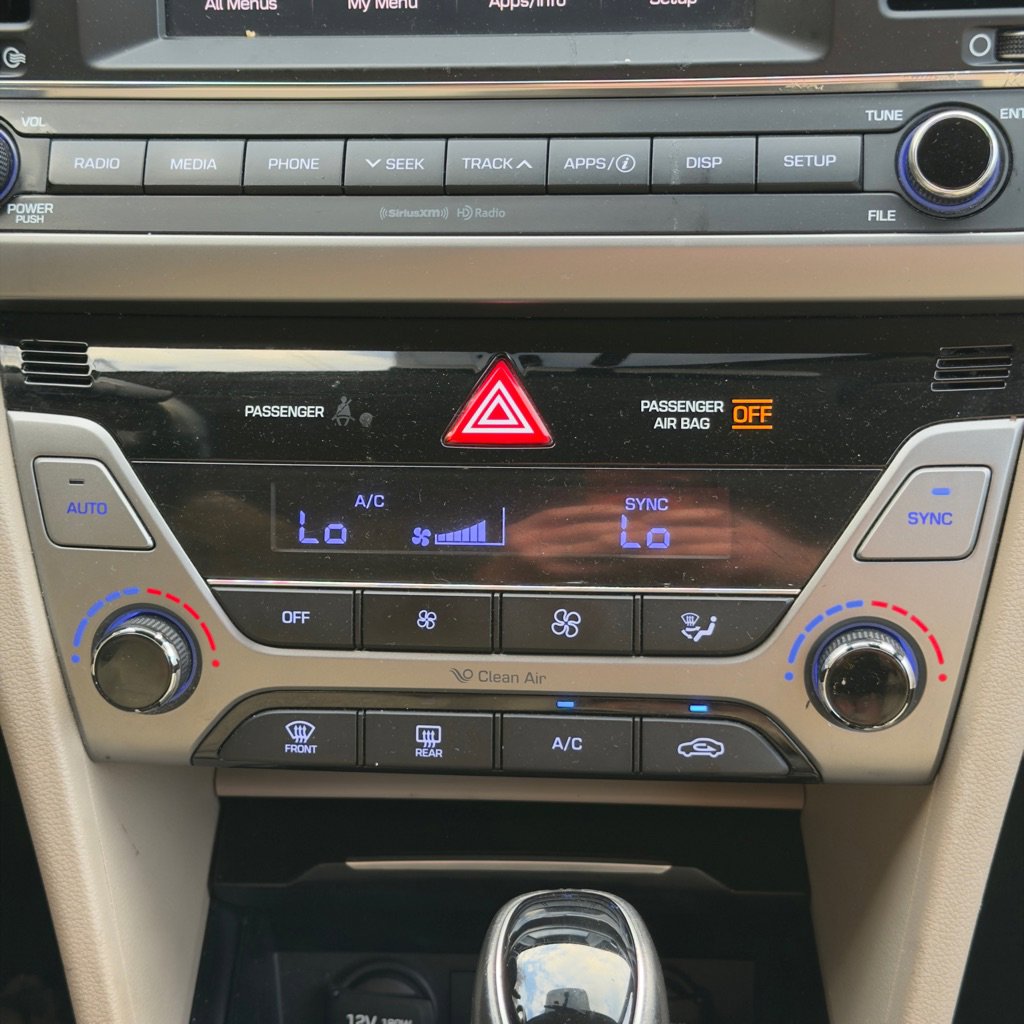 Used 2017 Hyundai Elantra SE w/ SE A/T Tech Package 03 image 40