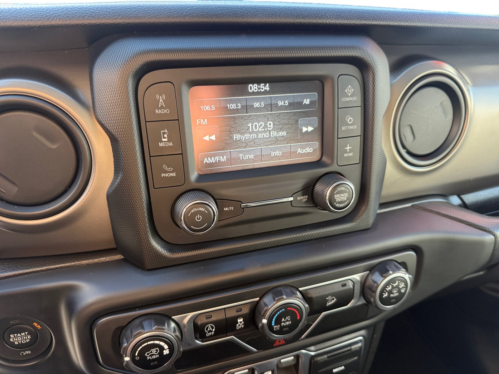 Used 2018 Jeep Wrangler Unlimited Sport S AWD/4WD image 12