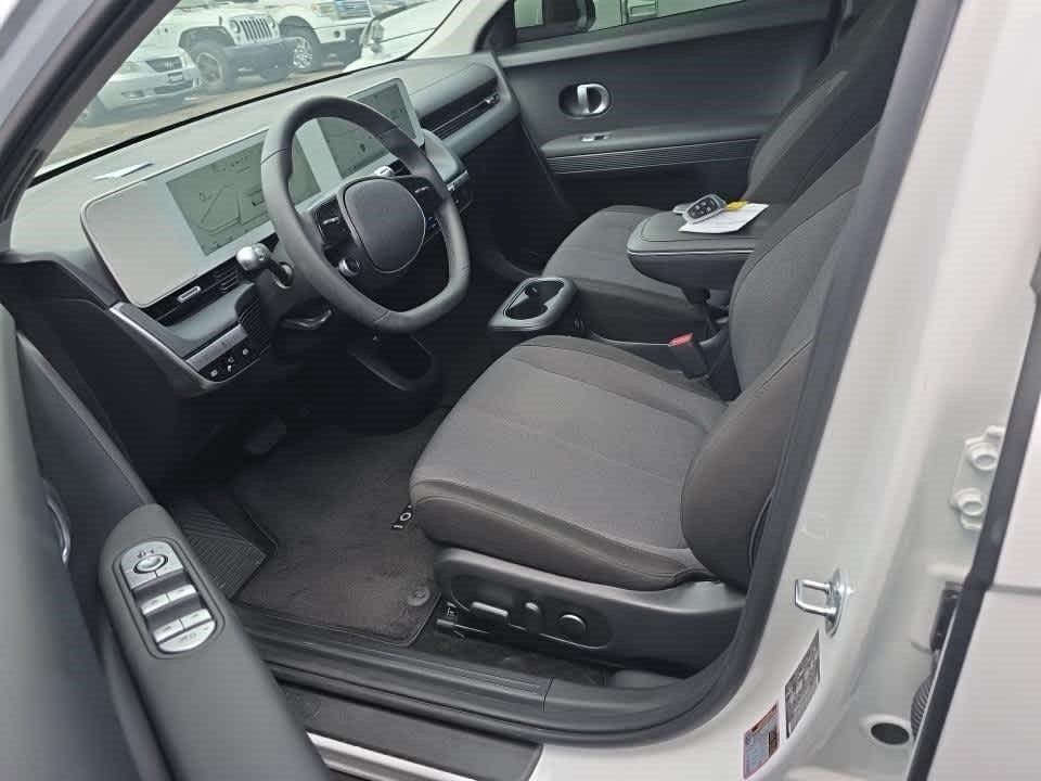 Used 2024 Hyundai Ioniq 5 SEL AWD/4WD image 2