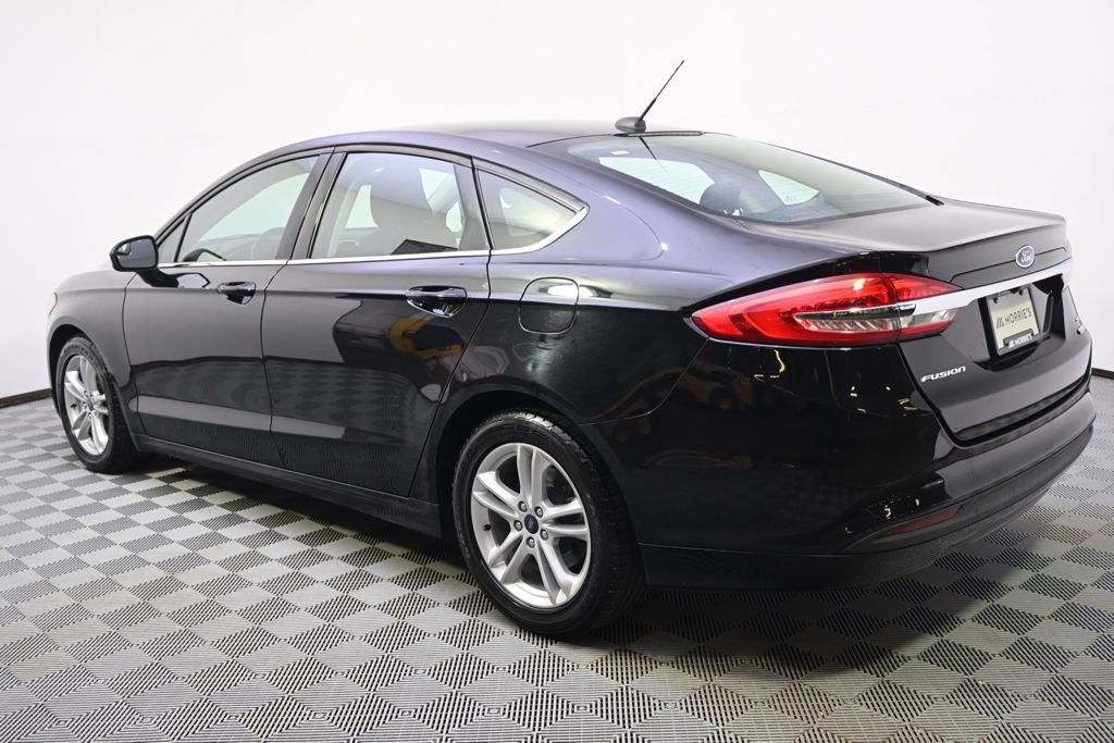 Used 2018 Ford Fusion SE FWD image 3